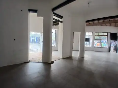 Local en Alquiler en Arroyito, $ 2.000.000