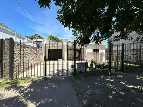Dos vivienda sobre asfalto en Barrio Kanmar F785