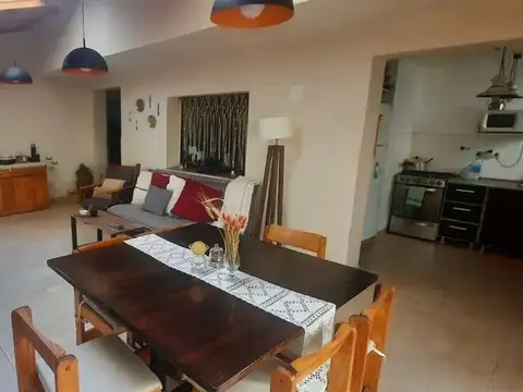Depto Tipo Casa 4 ambientes con 2 baños