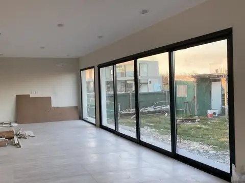 Casa en Venta en Haras Santa María, USD 245.000