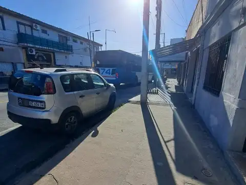 Local en Alquiler en Gerli, $ 400.000