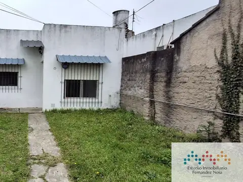 Casa en Alquiler en Lanus, $ 700.000