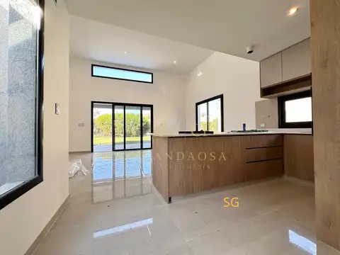Sg Casa Venta Premium Barrio Pilar Del Este