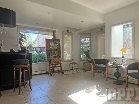 Casa 5 ambientes con 4 baños