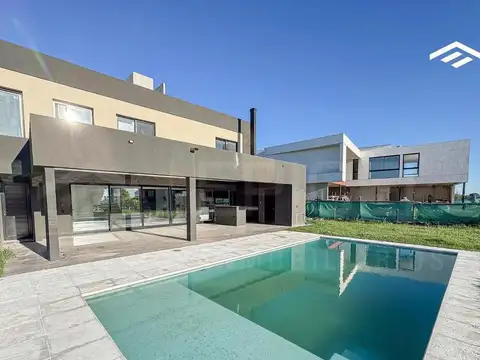 Casa en Venta en Countries y Barrios Cerrados en Ezeiza, USD 469.000