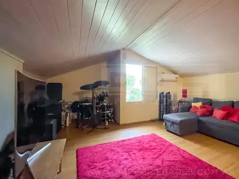 Casa 4 dormitorios Venta - La Lucila-Vias/Maipu