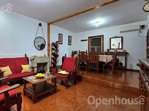 Casa 5 ambientes con 3 baños