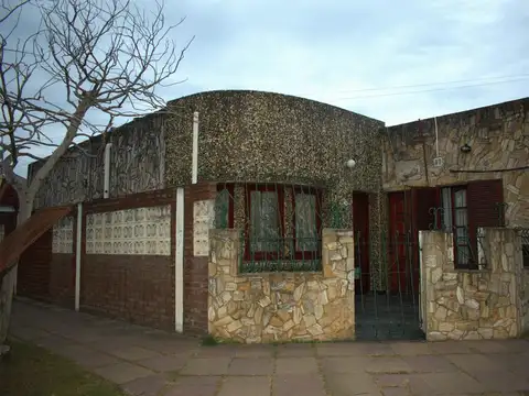 Alquiler PH 3 ambientes en Ituzaingó sin expensas