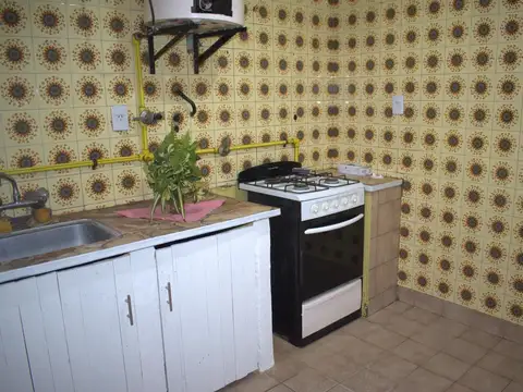 Depto Tipo Casa en Alquiler en Villa Leon, $ 550.000