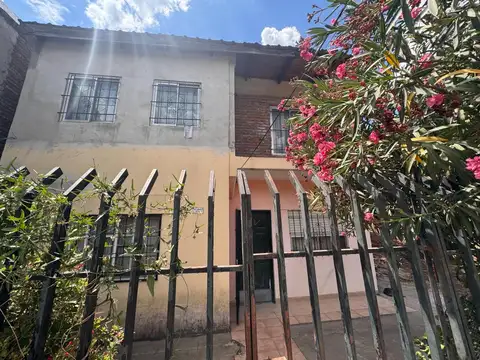 Venta casa 4 ambientes virrey del pino