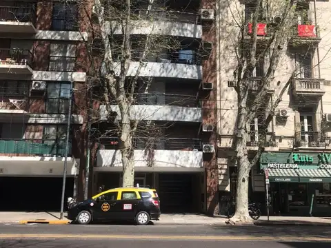 Av. Las Heras2050 Recoleta monoambiente dividido Apto profesional
