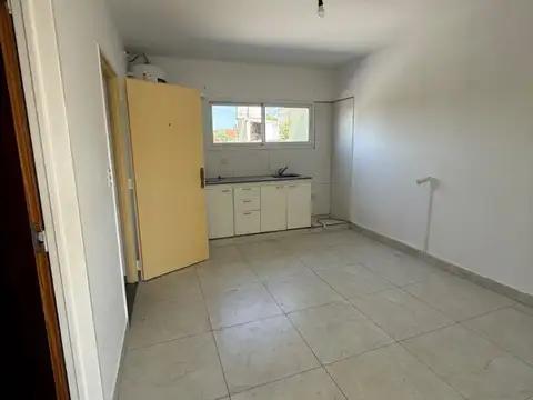 Dto 2 Amb. 5 cdas. Estacion ( Ideal 1 persona) Sin Expensas