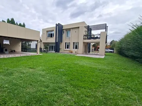 Casa en Alquiler de 4 dormitorios