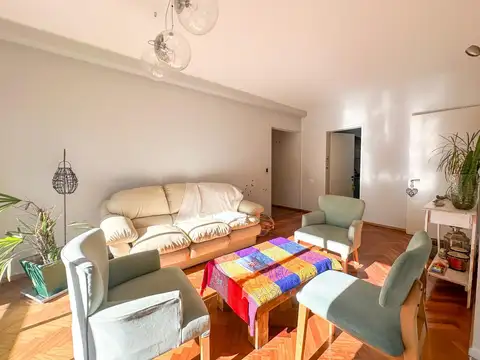 Montevideo 1500, Piso 1