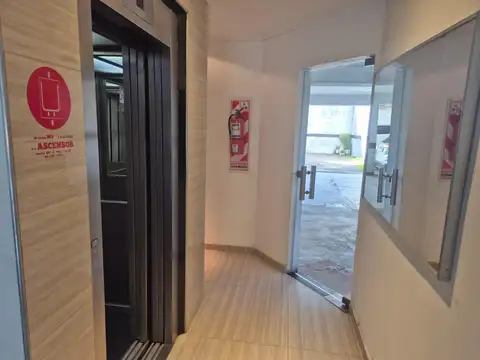 Departamento Monoambiente en alquiler frente a plaza 12 de octubre