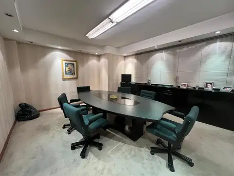 Oficina en  Av. Corrientes y Av. Pueyrredon 