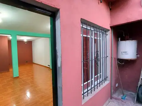Gobernador Arana 2700, Piso PB