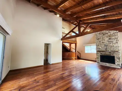 Casa en Venta en La Cascada Country Club, USD 220.000