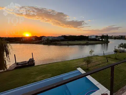 Casa en Venta en El Cantón - Barrio Islas, USD 450.000
