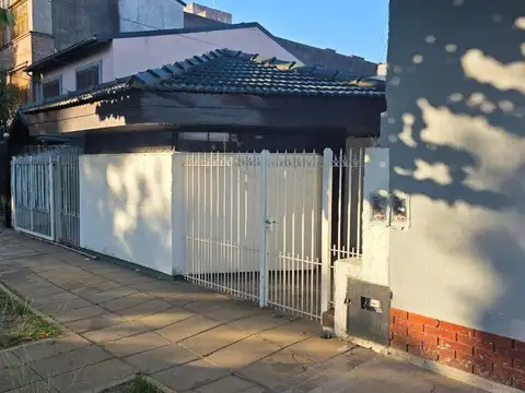 VENTA CASA MERLO MULTIFAMILIAR