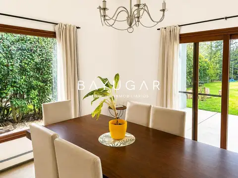 Casa 4 ambientes con 3 baños