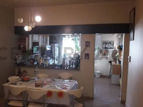 Casa 2 ambientes con 1 baño