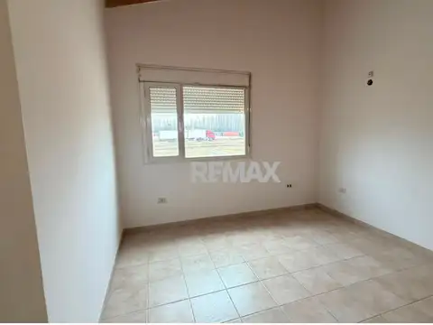Depto Tipo Casa en Alquiler con 2 cocheras