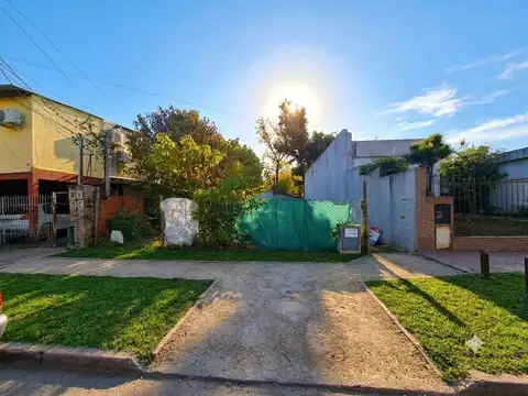 VENTA LOTE CON 2 DEPTOS A REFACCIONAR