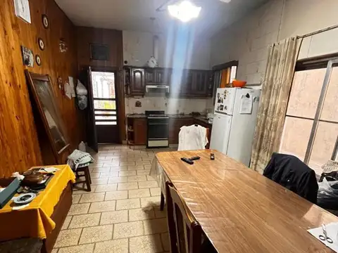 CASA CON LOCAL EN VENTA MARTINTO 2055 WILDE