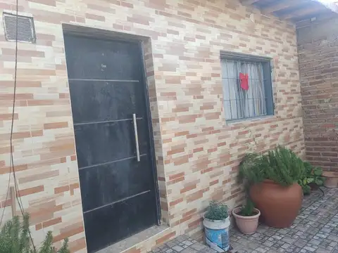 B° Valle de la Mañana manzana E casa 5 100