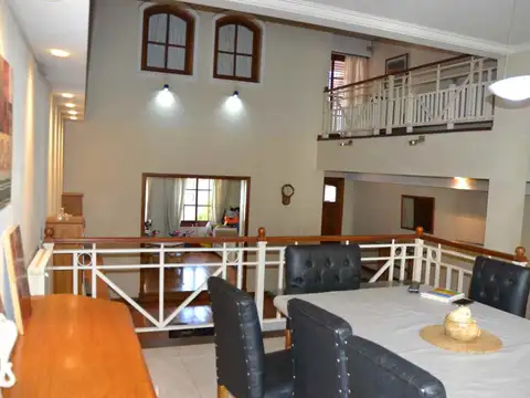 Casa 5 ambientes con 5 baños