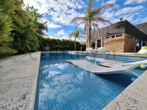 CASA EN ALQUILER AMOBLADA COUNTRY LAS ACACIAS HUDSON BERAZATEGUI 4 DORMITORIOS LOTE 960 M2 CONTRATO