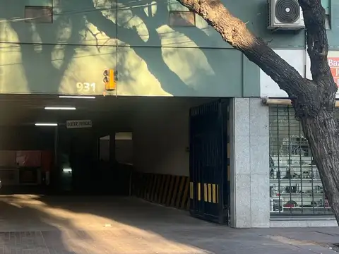 HERMOSA COCHERA DE CATEGORIA CENTRO MENDOZA