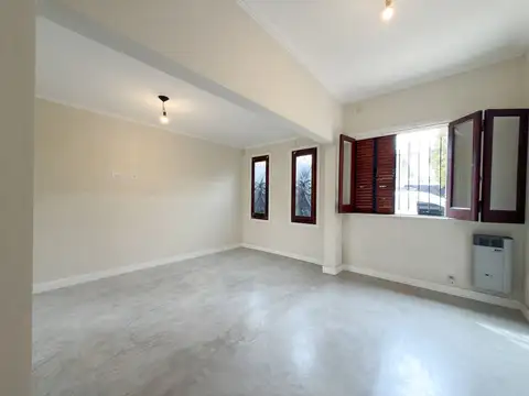 ALQUILER CASA 2 DORM JARDIN COCHERA TANDIL