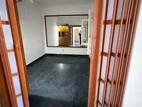 CASA 3 DORMITORIOS Y COCHERA ALBERDI