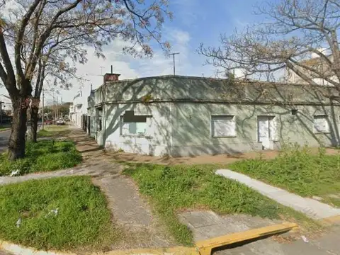 LOTE C/CASA 4 AMB. - PATIO (A REFACCIONAR)