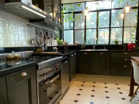 Casa 5 ambientes con 2 baños