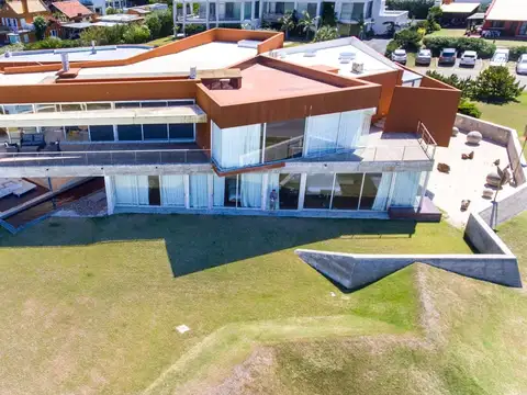 Casa en Venta en La Barra, USD 4.200.000