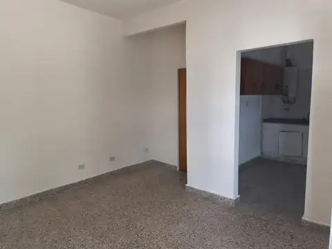 Alquiler departamento tipo casa de 2 ambientes en Don Bosco
