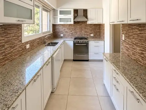 Casa 5 ambientes con 5 baños