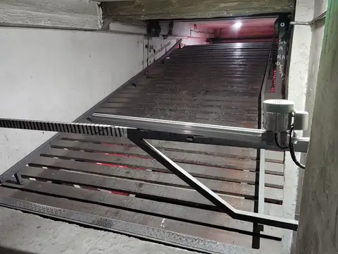 Venta de Cochera  en Colonia & Daniel Fernandez 100