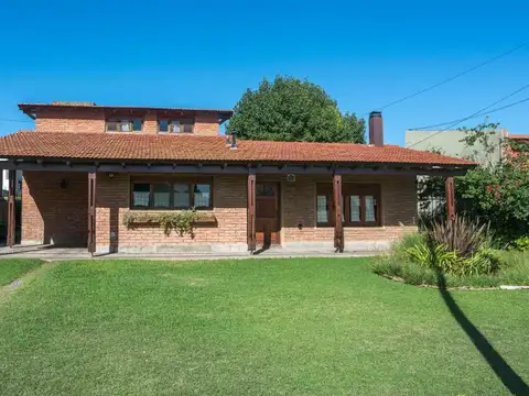 CASA DE 3 DORMITORIOS EN ALQUILER