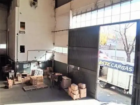 Galpón - Depósito de 1100 m2 en Barracas - ALQUILER