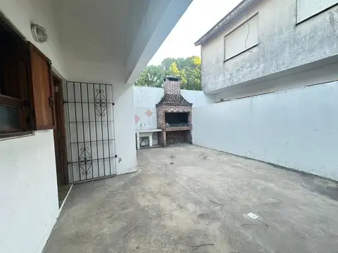 Depto Tipo Casa 5 ambientes con 2 baños