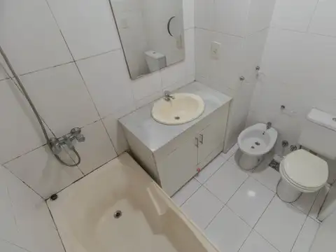 PH 2 ambientes  con terraza propia, primer piso por escalera- Apto crèdito