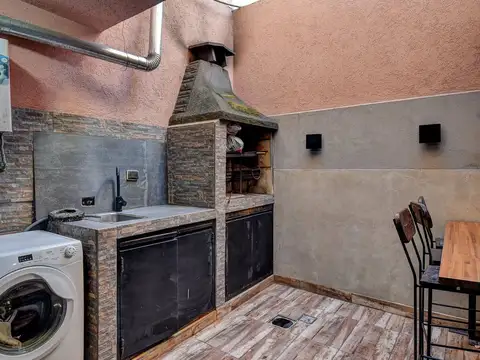 Depto Tipo Casa en Venta en Villa Adelina, USD 99.000