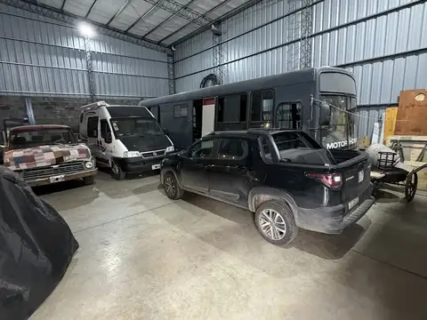 Galpón en venta con oficinas y vivienda – Primera Junta y Ruta 226