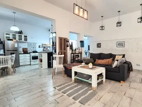 Casa  en Venta en Sáenz Peña, Tres de Febrero, G.B.A. Zona Oeste