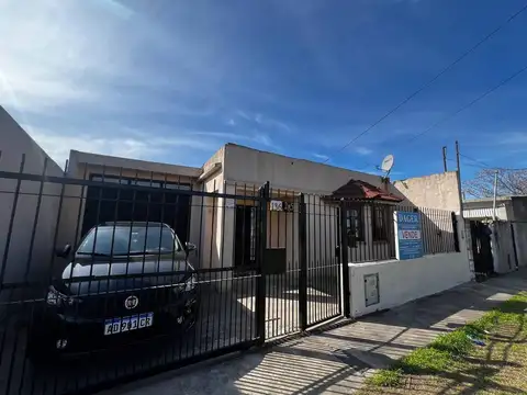 casa 4 ambientes en Moron Sur