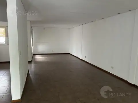 Oficina en Alquiler con 3 cocheras